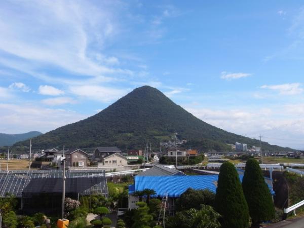 讃岐富士～綺麗な円錐形ですね。